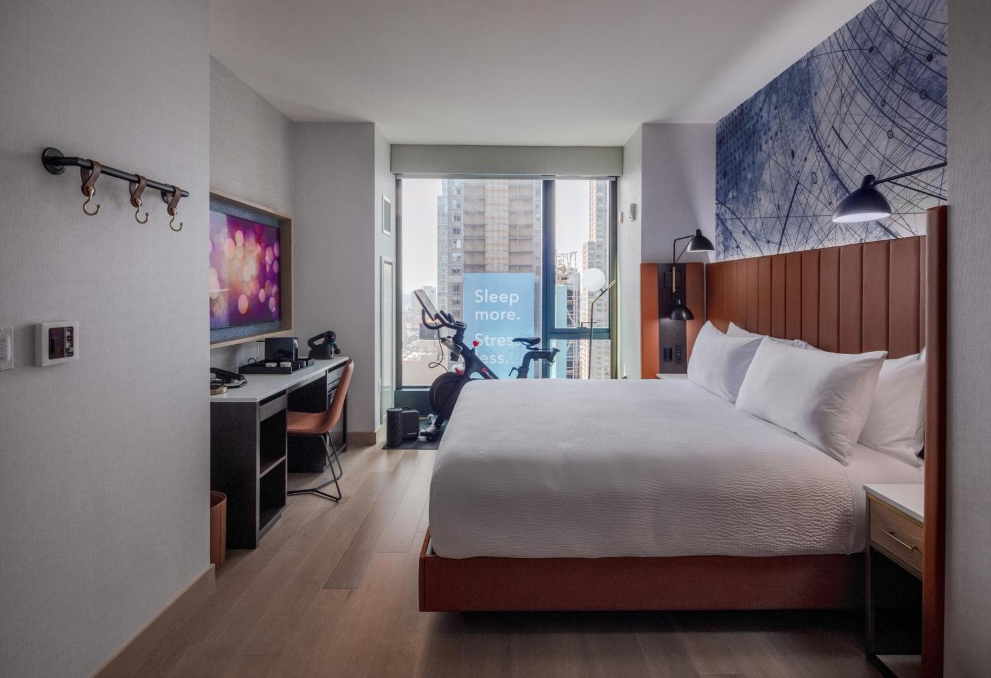 Отель Tempo By Hilton New York Times Square Экстерьер фото
